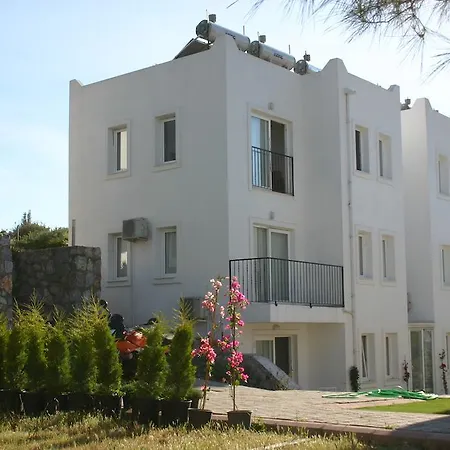 Ξενοδοχείο με διαμερίσματα Rose 3*